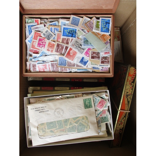 37 - Large old-time world misc early to middle loose accum, on and off-paper, partly sorted into packets,... 