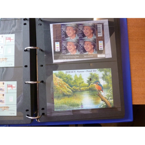 372 - Jersey. UM coln in 5 binders from 1972 to 2001, all in blocks of 4 to 20 incl some M/S. (B)