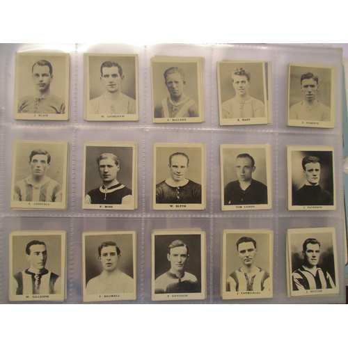 25 - Collection in 10 albums with complete sets including Churchman Rugby Internationals, Players Cricket... 