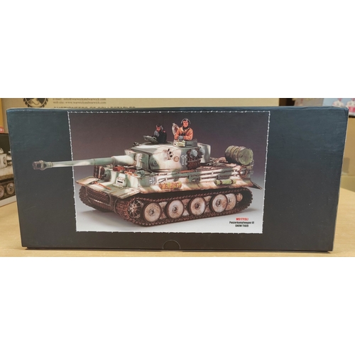 290 - King & Country. Waffen SS Snow Tiger tank 2010 No.WS177 (SL) mint in excellent box mint in very good... 