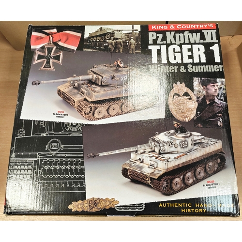 295 - King & Country. Waffen SS Pz.Kpfw.VI Tiger 1 winter tank No.WS220 (133) mint in near excellent box. ... 