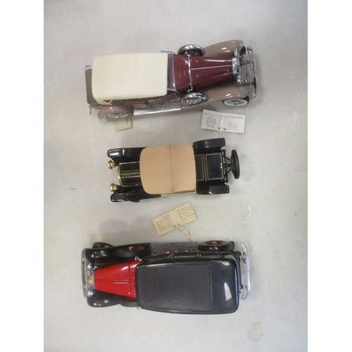 354 - Collection of 1:18 and 1:43 scale cars and vans, generally very good to near mint with majority in g... 