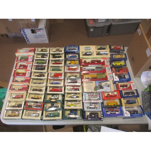 359 - Accumulation of various die cast cars, vans, trucks, etc, generally very good to excellent in good t... 