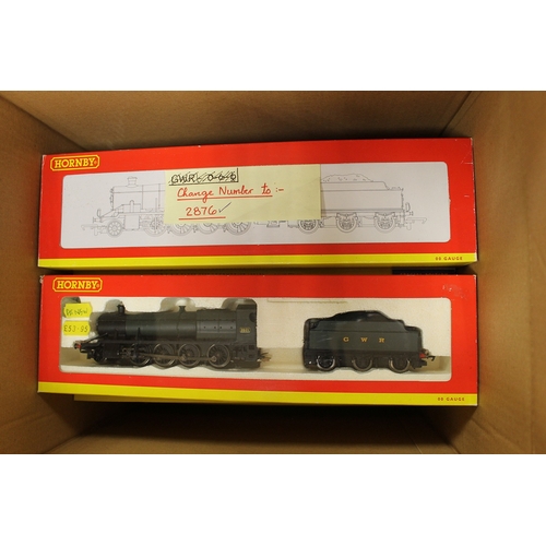 570 - Hornby. Range of OO gauge 38xx Class 2-8-0 locomotives with tenders, generally mint in excellent to ... 