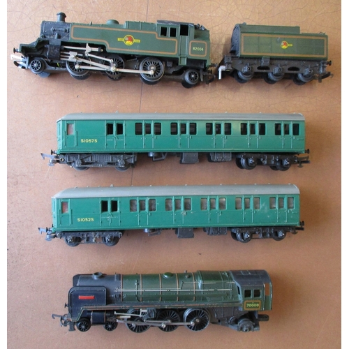 702 - Hornby. Tri-ang collection generally excellent in good plus to excellent boxes with locomotives R50,... 