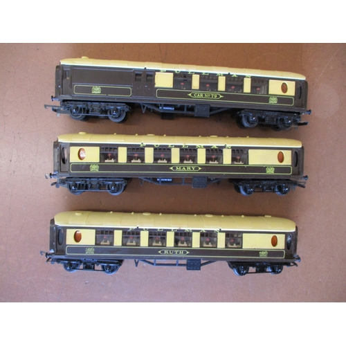 702 - Hornby. Tri-ang collection generally excellent in good plus to excellent boxes with locomotives R50,... 