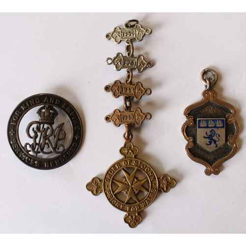 4 - WWI and WWII range with:
1. 1914-15 Star trio and Silver War Badge No B.159510 to 12479 Pte P. Barre... 