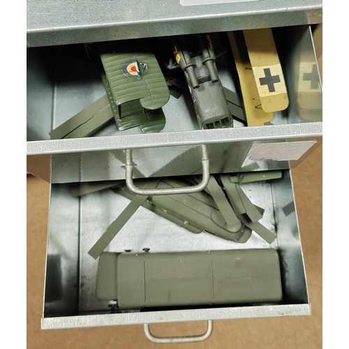 125A - Collection of kit built military vehicles mainly from Roco such as artillery, tanks, jeeps, planes, ... 