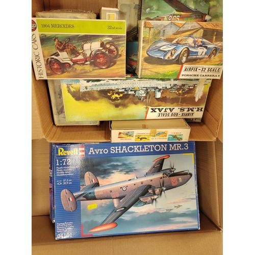 127 - Collection of unboxed various scale military vehicles mostly kit built planes, fighter jets, tanks, ... 