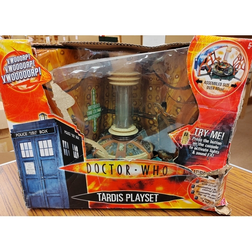 138 - Collection of Doctor Who various size radio controlled model Daleks generally very good/excellent in... 