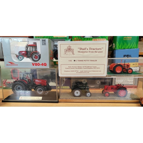 170 - Collection of tractors generally excellent/mint in mostly very good boxes with Britains, ERTL, Siku,... 