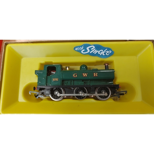 585 - Hornby. Range of locomotives some with tenders, generally excellent in generally very good boxes wit... 