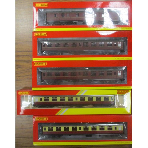 367 - Hornby. Collection of OO gauge Mk.1 coaches, generally mint in excellent to near mint boxes. Qty 18 ... 