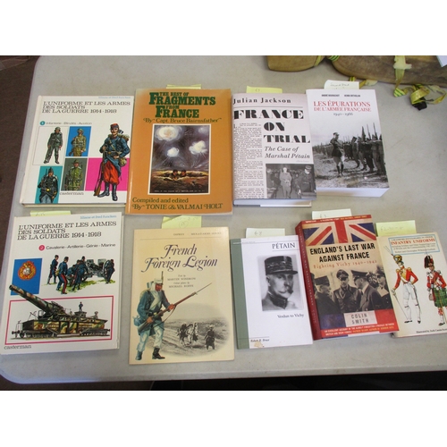 199 - Collection of military books with uniforms, equipment and general history with strength in France, A... 