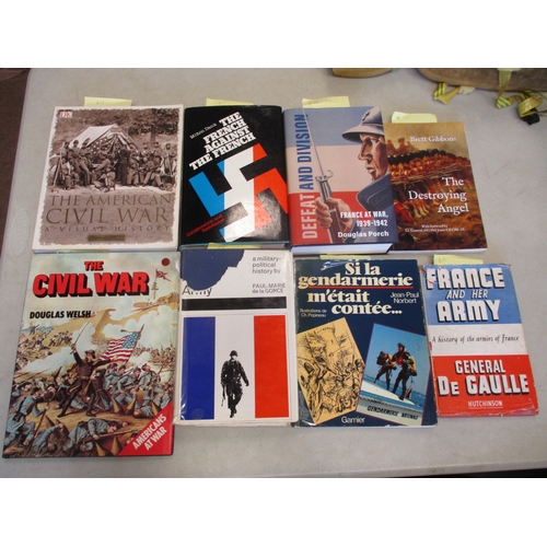 199 - Collection of military books with uniforms, equipment and general history with strength in France, A... 