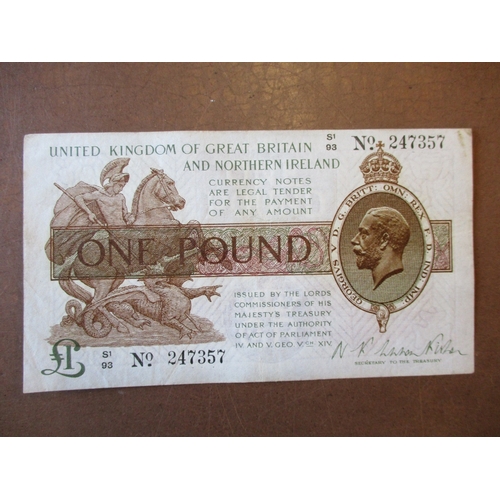 218 - Range of Treasury notes with £1 Bradbury 1914 second issue T/4 fair with 10mm repaired tear, Warren-... 