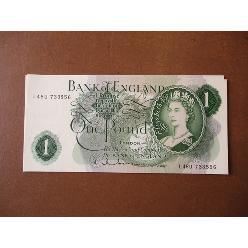 276 - World range with GB Hollom £1 L48U 733556-560 and 733580-600 (26) uncirculated, Gill £10 HX20 miscut... 