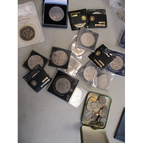 389 - Mainly GB mixed accumulation in bags and loose including good range of crowns, half crowns, florins,... 