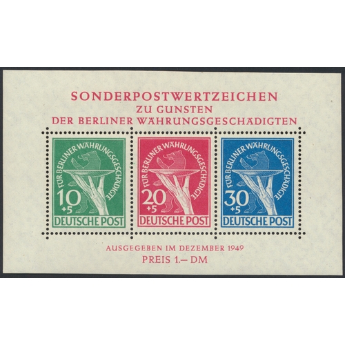 211 - Germany. M/U coln in 12 stockbooks starting from 1933, incl 1933 Reichstag set UM, 1933-41 Hindenbur... 