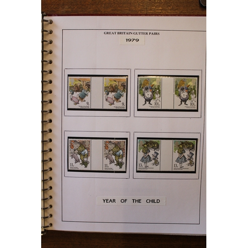 327 - 1972-2000 UM coln of commem gutter pairs/strips/blocks in 5 Collecta albums. Valid face value £591. ... 