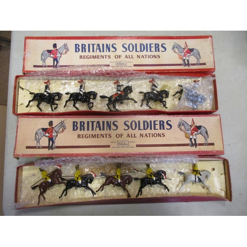 132 - Britains. Collection in Regiments of all Nations boxes with RHA gun Team (1931 version) No 39 (1 whe... 