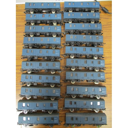 491 - Lima. Collection of unboxed OO gauge wagons, with duplication, generally good plus to excellent. Qty... 