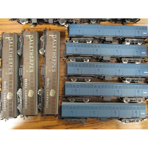 491 - Lima. Collection of unboxed OO gauge wagons, with duplication, generally good plus to excellent. Qty... 