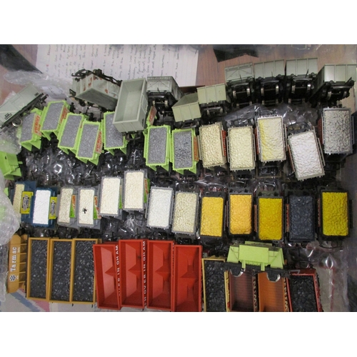 498 - Wrenn. Collection of unboxed OO gauge wagons, with duplication, generally good plus to excellent. Qt... 