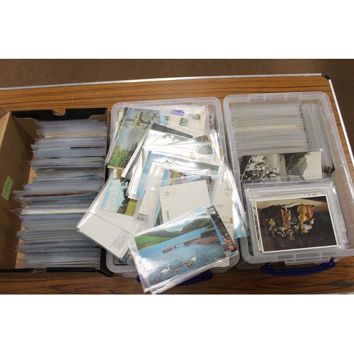 40 - Misc. coln. A vast accumulation of vintage and later cards some in loose sheets and plastic sleeves ... 