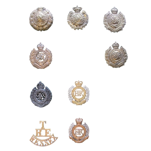 165 - Collection of Royal Artillery and Royal Engineers cap badges with odd shoulder title/arm badge etc m... 