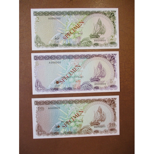 345 - Maldives. Range overprinted 