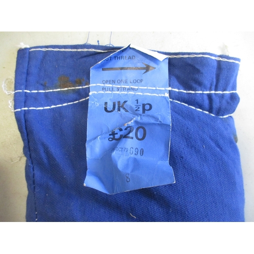 460 - Heavy accumulation in bags with good range of shillings, florins, 10p, pennies etc in mixed conditio... 