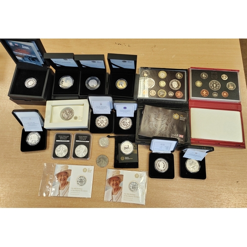 741 - Collection of boxed silver proofs with 2009 1oz Britannia , 2010 £2 Nightingale, 2010 Girl guiding, ... 