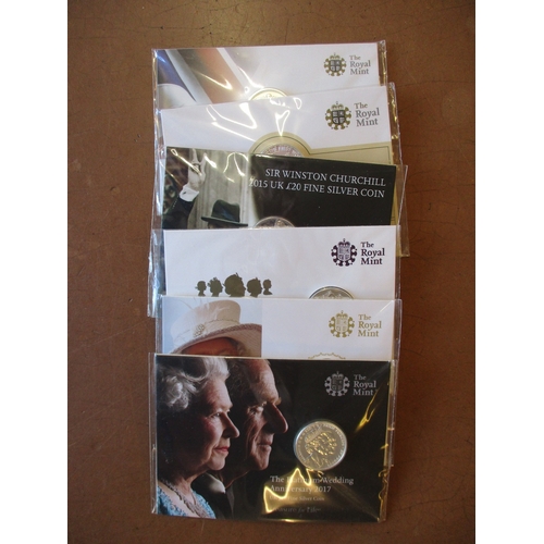 744 - Uncirculated silver range on royal Mint cards with £20 2013-2017 (6 different), £50 2015 Britannia, ... 