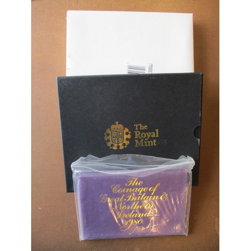 756 - Modern collection with crowns 1935 and 1937 extremely fine, proof cased sets FDC 1980, 2000 and 2008... 