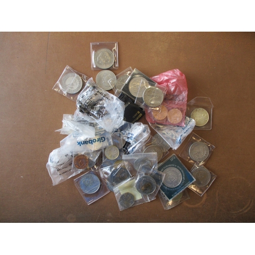 756 - Modern collection with crowns 1935 and 1937 extremely fine, proof cased sets FDC 1980, 2000 and 2008... 