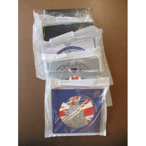 758 - Modern collection with Royal Mint uncirculated year packs 1997 to 2008, 2010, 2013, plus 2011 and 20... 
