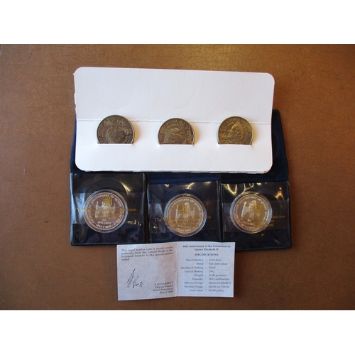 790 - Modern Royal Mint 2000's collection with uncirculated year sets 2008, 2008 emblems and shield of arm... 