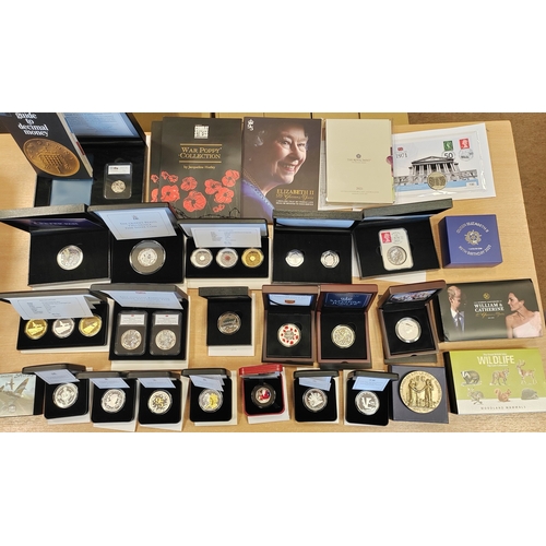 844 - Collection of mostly crown sized uncirculated/silver proofs from Royal Mint, Westminster, Jubilee Mi... 