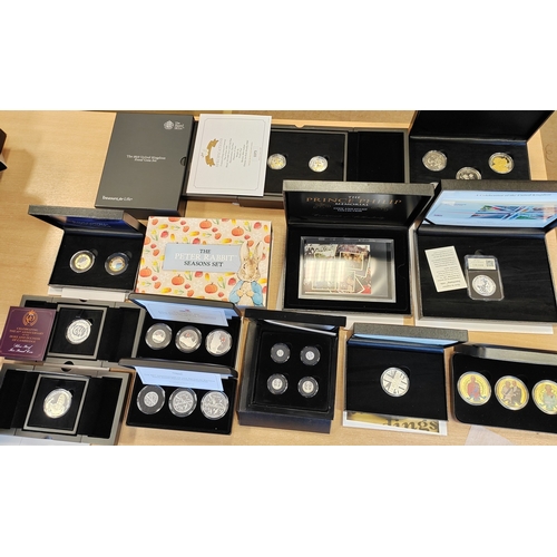 848 - Collection of mostly crown sized uncirculated/silver proofs from Royal Mint, Westminster, Jubilee Mi... 