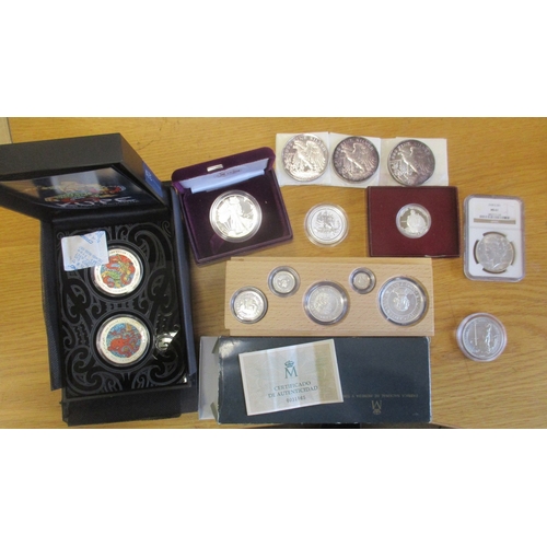 862 - Collection of silver issues, with proof FDC New Zealand $1 2019 Kupe twin set, Spain 1989 cased set ... 