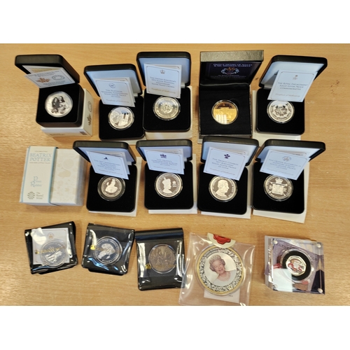 864 - Collection of mostly crown sized uncirculated/silver proofs from Royal Mint, Westminster, Jubilee Mi... 