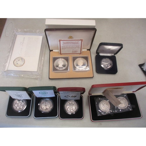 894 - Range of boxed silver proofs FDC, with Alderney £2 1989, Bahamas $10 1978 twin set, Guernsey £2 1985... 