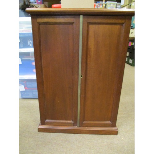 839 - Mahogany 'Coronet' coin cabinet by 'Peter Nicholas Cabinet Maker' cabinet seperates into two pieces,... 