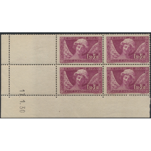 133 - France. UM, some mounted on margins, coln from 1920s to 40s in blocks of 4/pairs, incl 1927 Caisse s... 