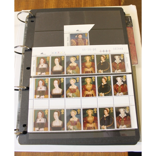 269 - UM Royalty-themed coln in a binder incl blocks, M/S, few prestige bklts, etc. Valid face value £408.... 