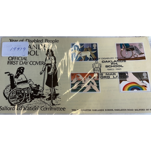 306 - 1981-1988 First day covers coln loose in plastic wallets, incl special h/s Official covers with 1981... 