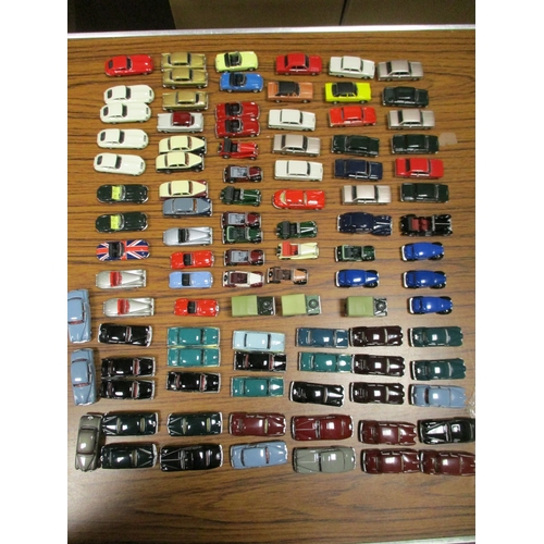 383 - Oxford Die Cast. Collection of cars including Bentley, Jaguar, Land Rover, Vauxhall etc generally ex... 