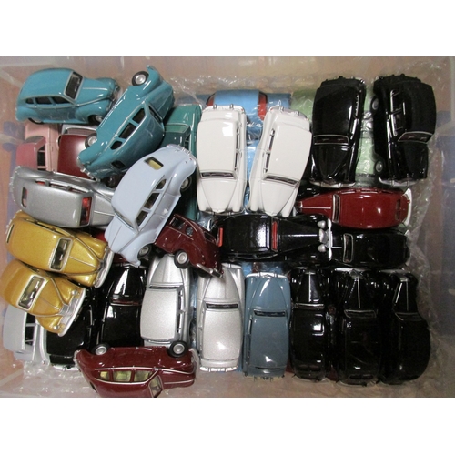 383 - Oxford Die Cast. Collection of cars including Bentley, Jaguar, Land Rover, Vauxhall etc generally ex... 