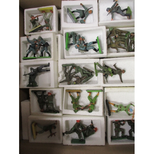 163 - Collection with unboxed plastic soldiers plus War Hammer figures, kits, accessories, scenery and lit... 